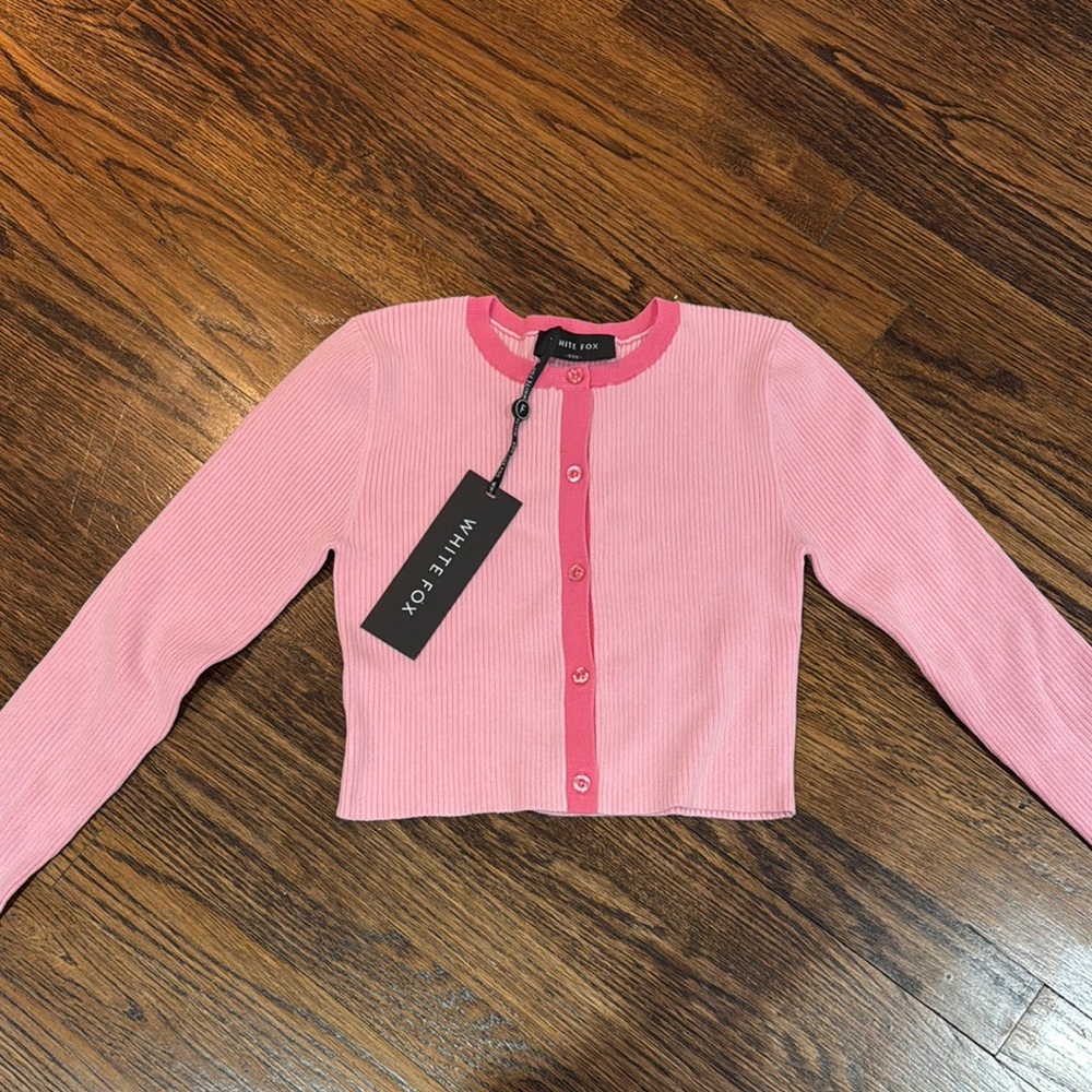 White fox Cropped Pink Ribbed Cardigan Sweater